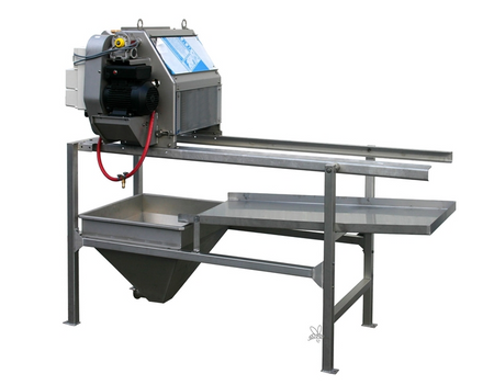Swienty Slidefeed Automatic Uncapping Machine for National Brood & Super Frames